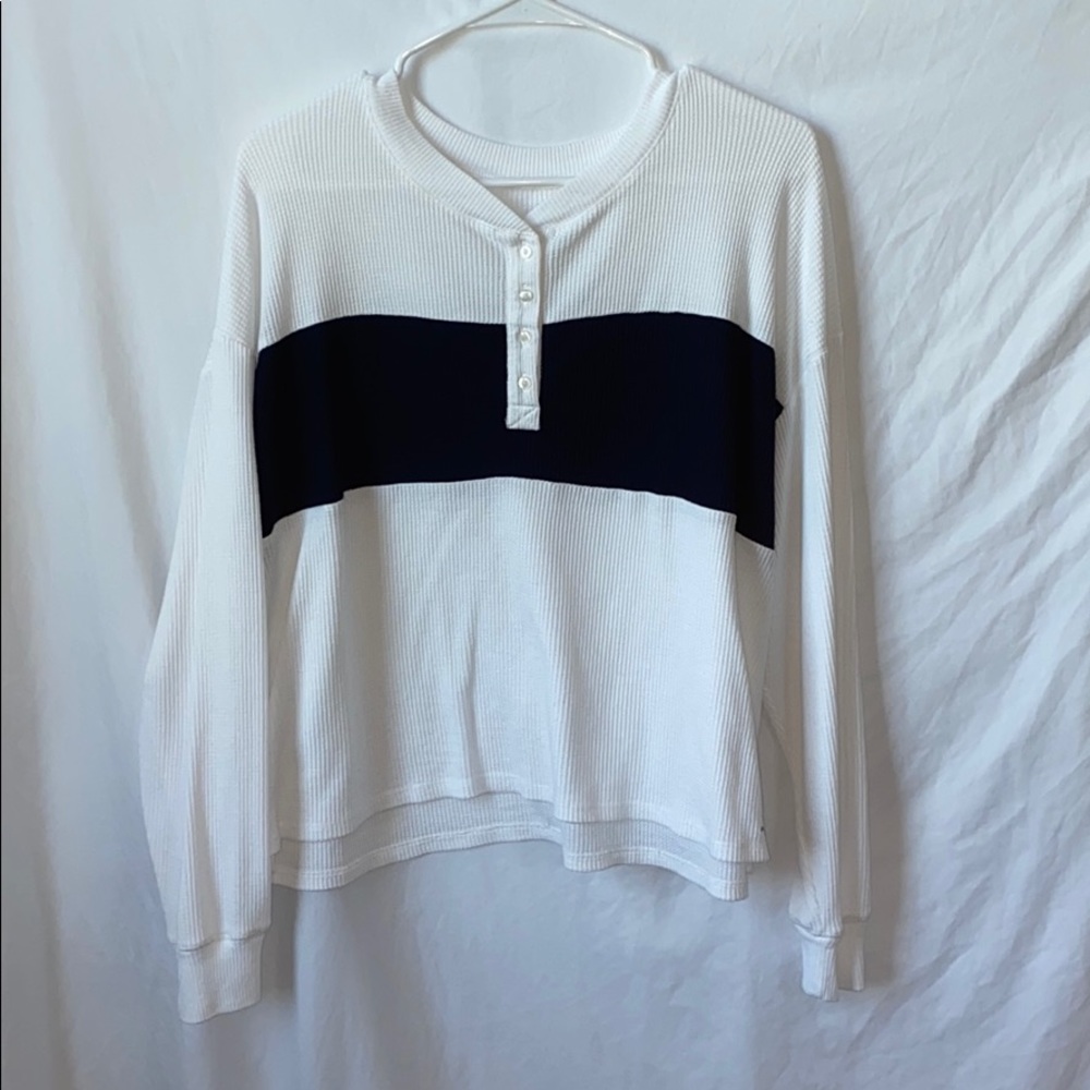 Hollister long sleeve breathable top size: L
